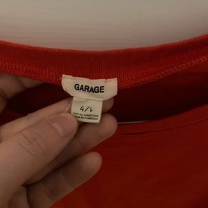 Red garage cropped teeshirt. Size L